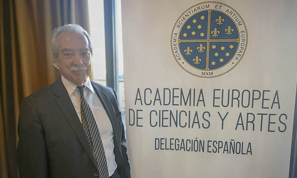 Juan Díez Nicolás en la conferencia